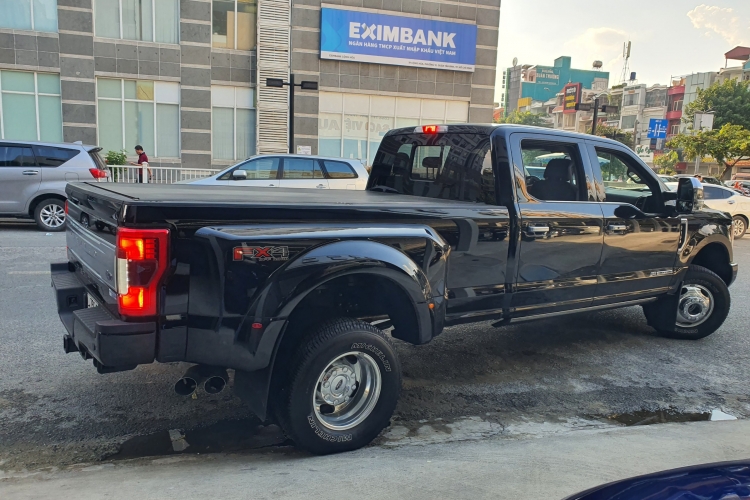 Ford F350 Super Duty Lariat Crew Cab 6.7L 4x4 AT 2017 Auto Sao Việt