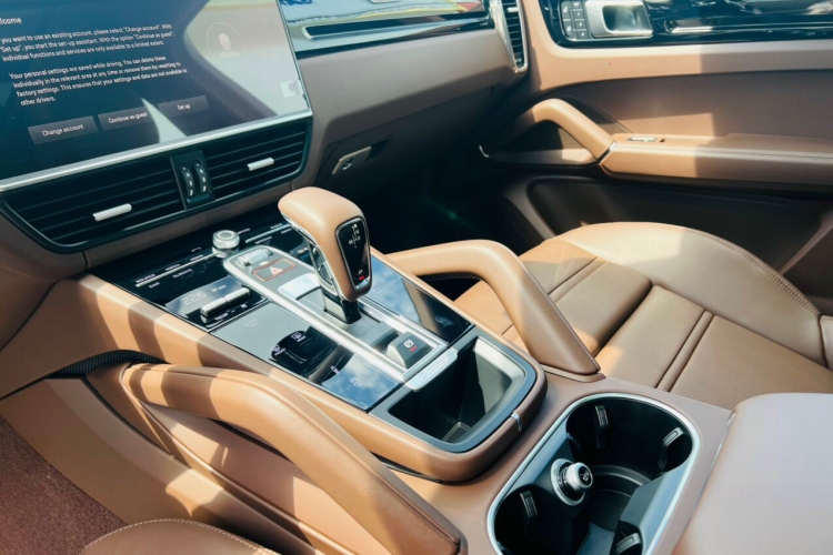 Porsche Cayenne 3.0 V6 2022 New 100% Auto Sao Việt