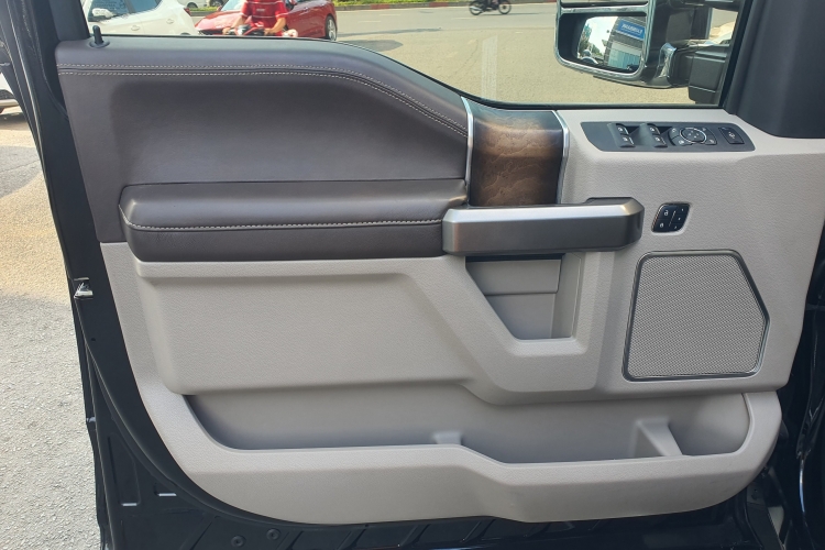Ford F350 Super Duty Lariat Crew Cab 6.7L 4x4 AT 2017 Auto Sao Việt