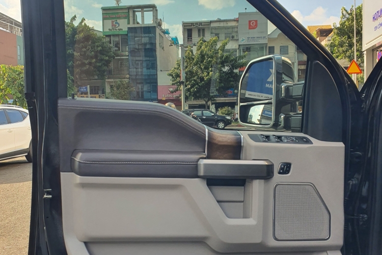 Ford F350 Super Duty Lariat Crew Cab 6.7L 4x4 AT 2017 Auto Sao Việt